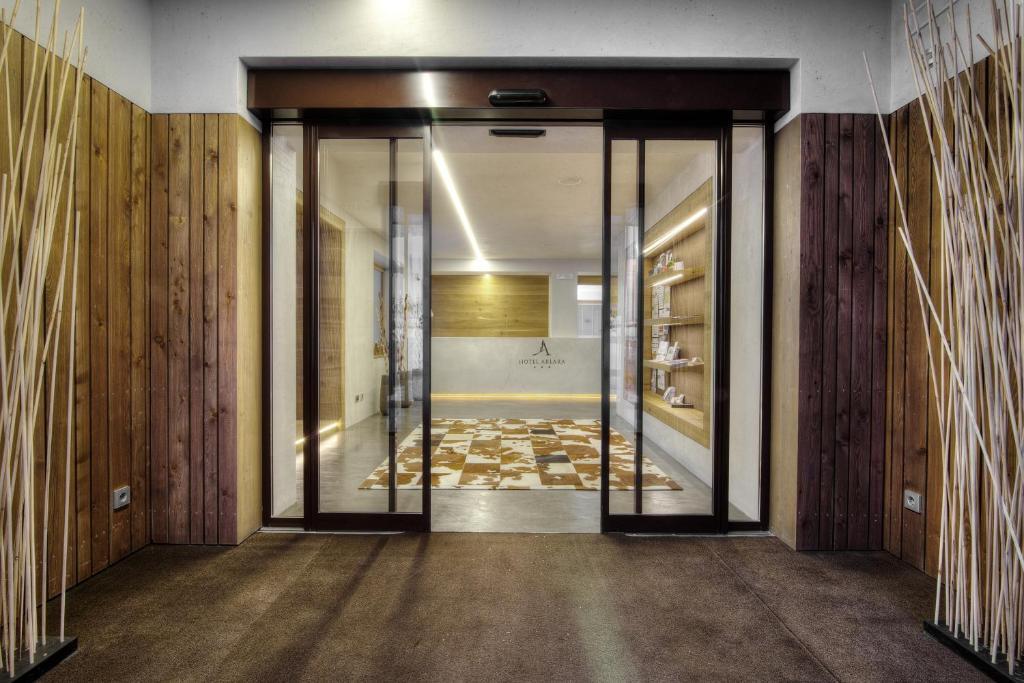 Hotel Arlara Corvara In Badia Ngoại thất bức ảnh